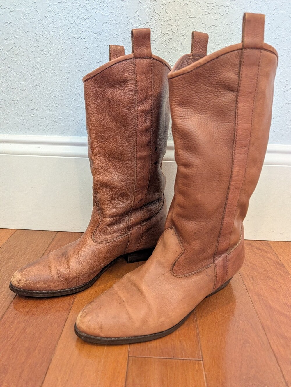 Vintage White Mountain Brown/Cognac Pointed Toe Leather Boots